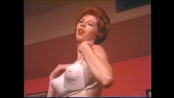 Play MP4 - Stunning chick with massive juicy tits and big round ass poses in her room