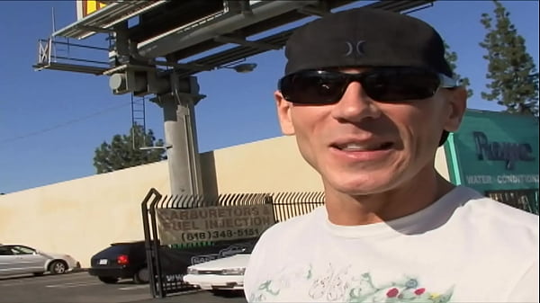 Nonton Busty Blonde Deep Throats Cock Before It Goes In Her Pussy thumbnail