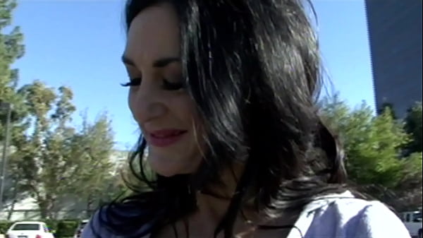 Fucking brunette milf mom