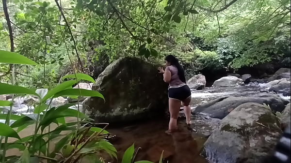 Play MP4 - PRIMERA PARTE me llevan al r&iacute;o y me ponen a CHUPAR y SE CORRE EN MI CARA&period;&period; me encanta la naturaleza alexachris20