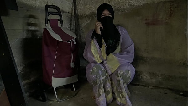 Muslim Milf From The Middle East Immigrated To Germany thumbnail