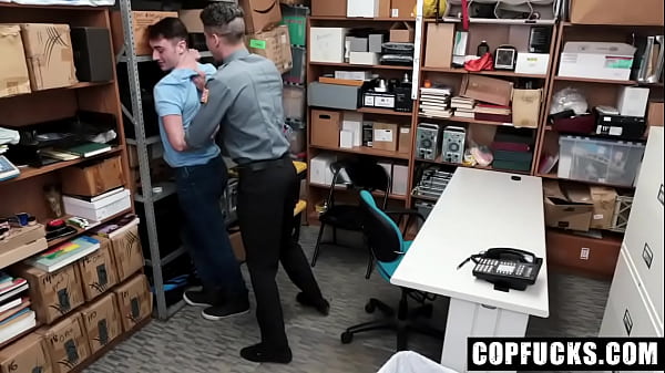 Play MP4 - Officer Tony Shore Fucks a Big Butt Thief Michael Boston