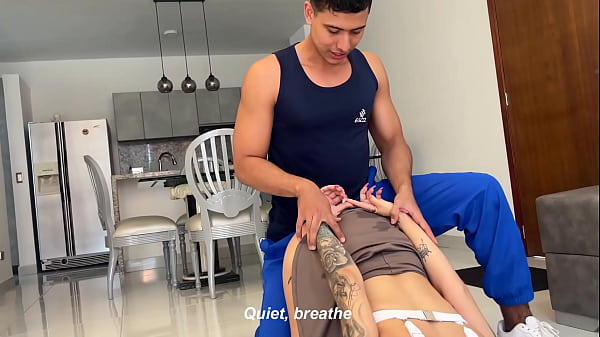 Play MP4 - Muscular gym trainer from a very hot class to petite colombiana