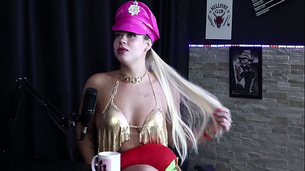 Sempre quis_gravar gang bangfez fisting anal e as propostasdas produtoras_Beatriz_Sampaio_SHEER RED