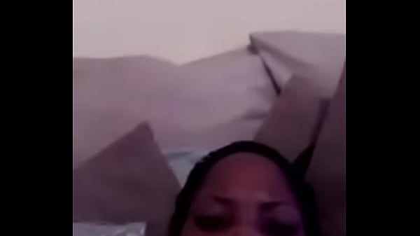 Play MP4 - South African Ebony fat pussy playing with her self