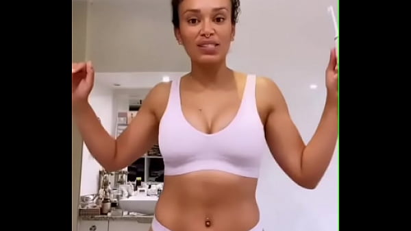 Nonton Pearl Thusi thumbnail