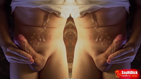 Paar Kerle Wichsen Ihre Unbeschnittenen Schw&auml;nze Und Kommen thumbnail