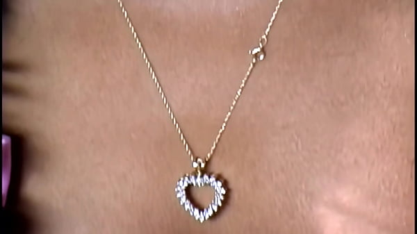 Nonton Lil Enjoys Masturbating With A Glass Dildo thumbnail