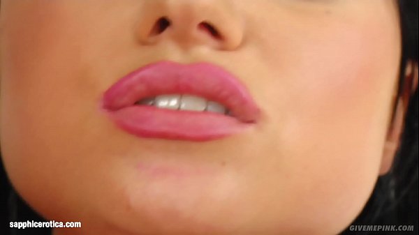 Nonton Masturbating Tina Enjoying Herself On Sapphix thumbnail