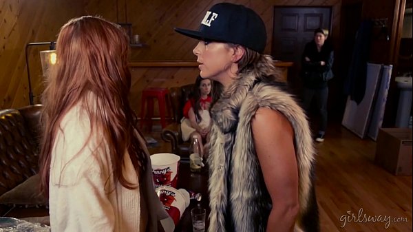 Little Red slightly differently - Shyla Jennings, Penny Pax, Cassidy Klein