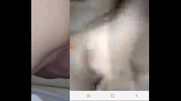 Miputita_asiendo_una video llama_rica