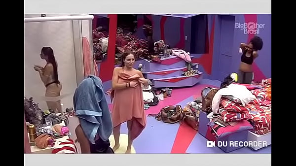 Play MP4 - Paula Sperling Mostrando a Buceta e Os Peitos No BBB19