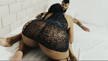 depois que curti o carnaval com as amigas cheguei em casa com muito tesão, acordei ele para transar como sempre ele não recusou, mais o tesão era muito que transei com o amigo dele também - free Enteada Com Tesao video