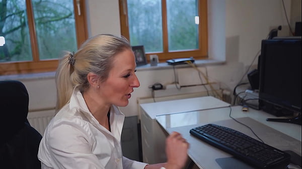 Guy With A Huge Black Dick Fucked His Blonde Milf Boss At The Job Interview thumbnail