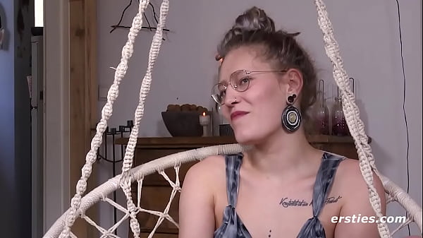 Ines Ties Herself Up and Plays_With a_Dildo