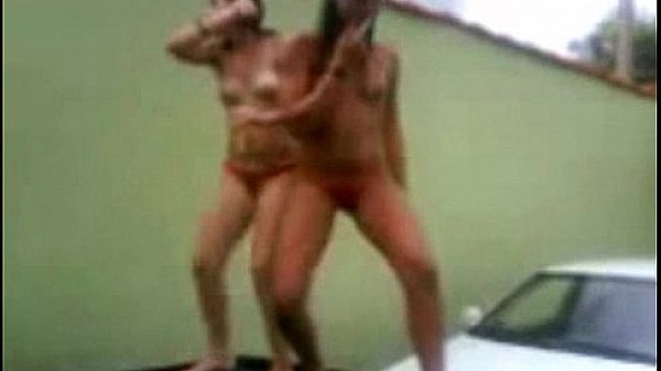 Luciana e sua amiga piranha em Leme - SP 