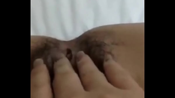 Play MP4 - 粉墨人生-骚货在宾馆寻找各种尖锐物体自慰