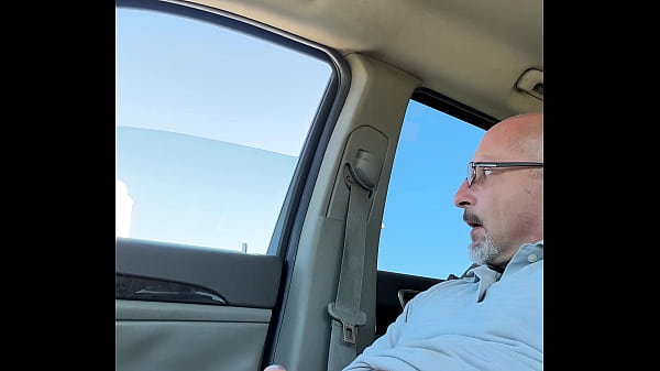 Bigcockdaddy2531 - Jacking Off And I Cum In A Parking Lot thumbnail