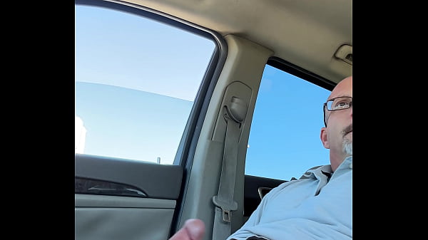 Bigcockdaddy2531 - Jacking Off And I Cum In A Parking Lot thumbnail