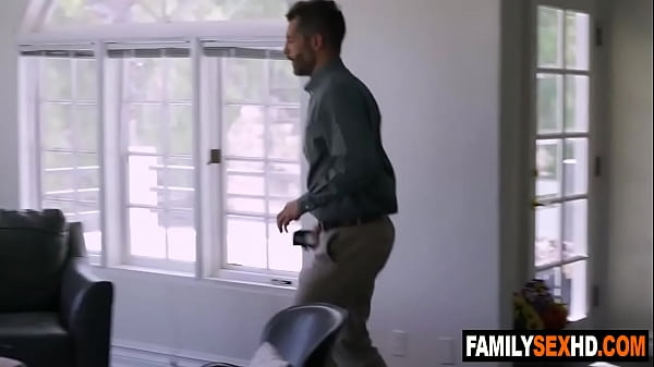 Stepdaughter sneaks to_stepdad's room for sex