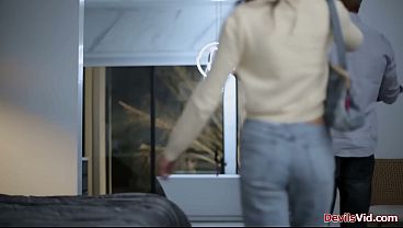 Nonton Girlfriend Jewel Diamant Is Having Sex With Her Bfs Stepdad To Protect His Secret.old Man Sucks Her Small Tits,licks Her Shaved Pussy Before They Fuck thumbnail