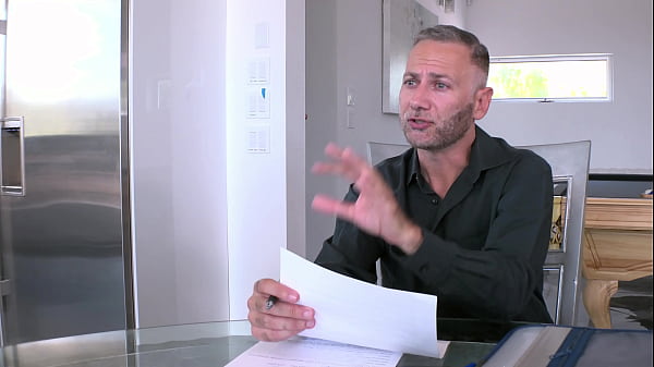 Nonton Perverted Irs Agent Agrees To Fuck Hailey Nyxxx While Hubby Watches Dtw8270 thumbnail