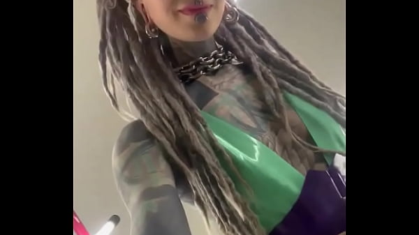 BTS with latex unconfined ??What's your favorite latex look?#BehindTheScenes #Inked #InkedWoman #TattooJourney #Ps... 