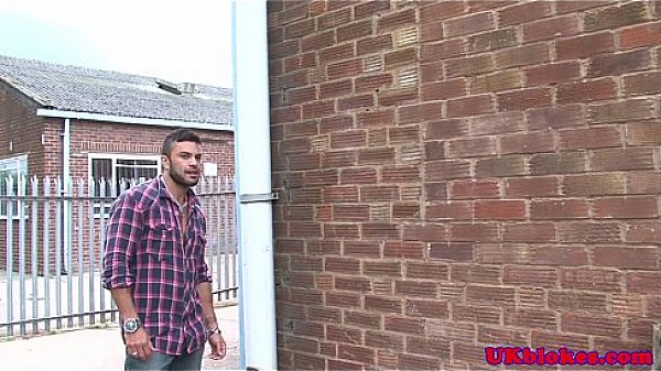 Brit workmen get some group action going 