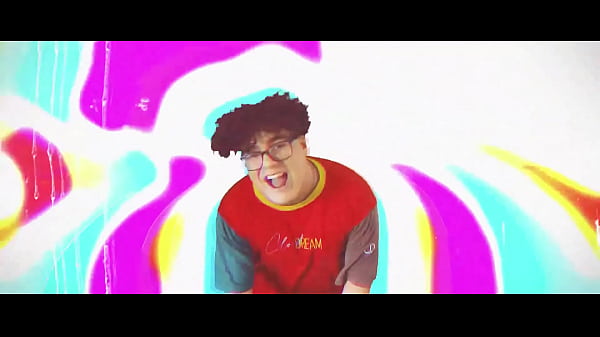 La cancion esa de mateo que dice el bolso lleva un labial y un cosito de eso pa delinear 