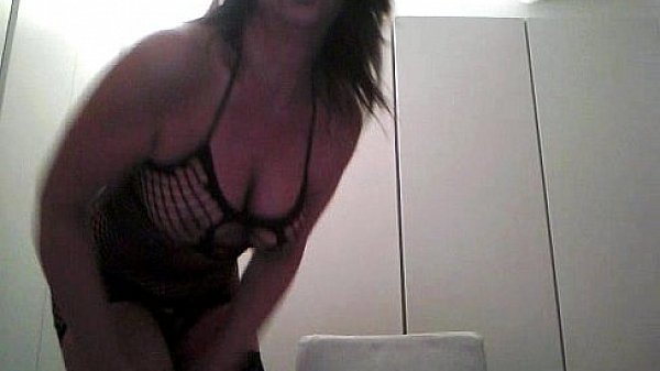 mature play whit web cam 