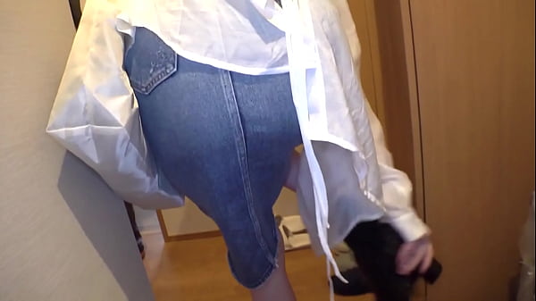 パート1〈世界一のド変態夫婦&times;溺死寸前の顔面潮噴き&times;旦那も潮噴く大量射精4発〉前職：sm女王様の美body奥様！超リアルsmプレイ！寝取られ願望もある！クセつよ性癖！潮吹き奥様のスプラッシュを旦那が浴びる！それが夫婦の至高の喜び！ボンテージ姿で旦那の前でイキまくりヨガリまくりの欲望全開sex！ザーメン放出4連発！！