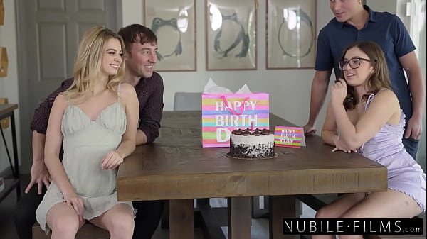 Nonton "you Always Give Me The Craziest Presents!" Leana Lovings Tells Little - S43:e28 thumbnail