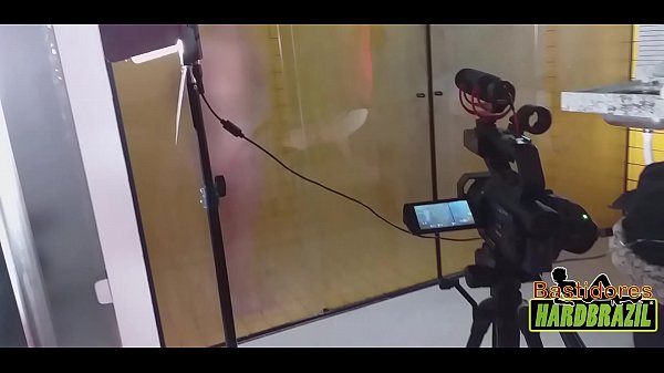 Loira dos tet&otilde;es aguanta o pau grande 