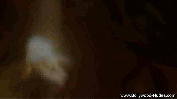 Play MP4 - Bollywood Babe Indian Style MILFer