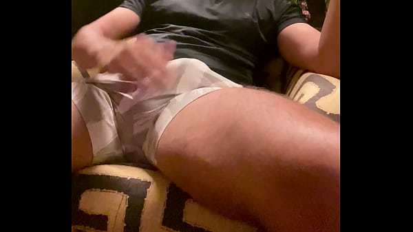 Play MP4 - Pau duro no shorts de tactel