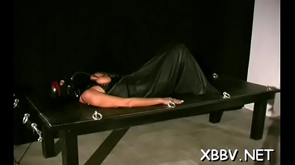 Cheerful_gal is gently rubbing her box