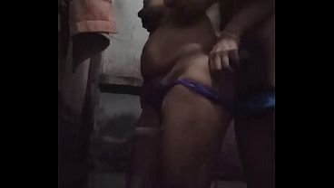 Ngentot Istri Teman Ku Di Kamar Mandi thumbnail