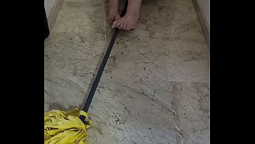 Coolmarina Gorda madura sorprendida en el suelo caliente y perra