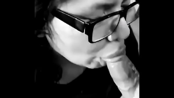 Latina gives friend head