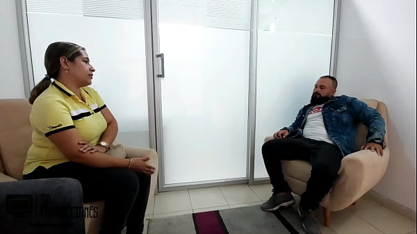 Me Follo A La Cachonda De La Profesora A Cambio De No Expulzar A Mi Hijastro De La Institucion thumbnail