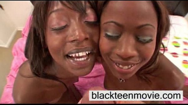 Play MP4 - Two cute ebony teens in threesome