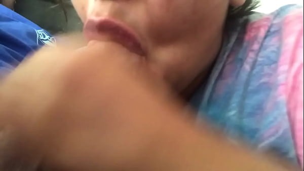 Play MP4 - Her big lips make me cum fast