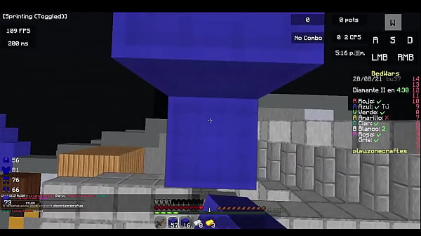 Follada eningles_con turismo de fondo venecas y colombianas calientes reciben sexo anal con una espada