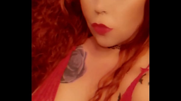 Roxycrimson in sexy redd beautiful eyes 