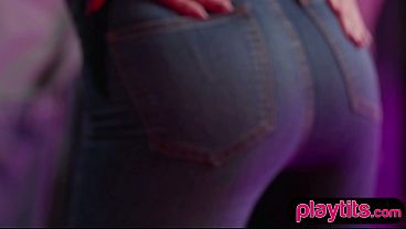 Nonton Gorgeous Petite Small Tits Milf Adriana Chechik Flaunts Her Sexy Naked Figure thumbnail