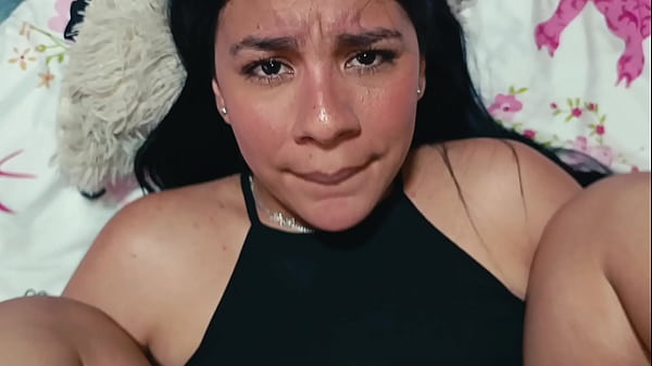 Sexy mujer soltera usa app de citas para invitar a un nuevo conocido y termina foll&aacute;ndoselo con todo el deseo acumulado que ten&iacute;a guardado