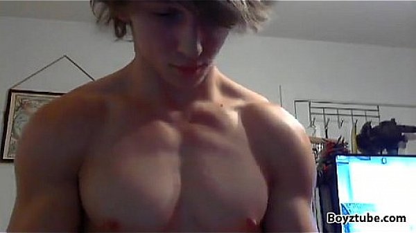 Fuckboi wanking very hot 