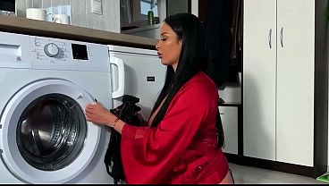 Nonton Home From Work Tired, Wife Swallows His Load thumbnail