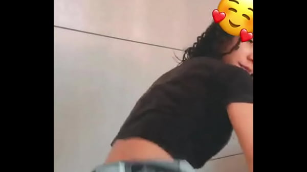 Novinha Dan&ccedil_ando Funk