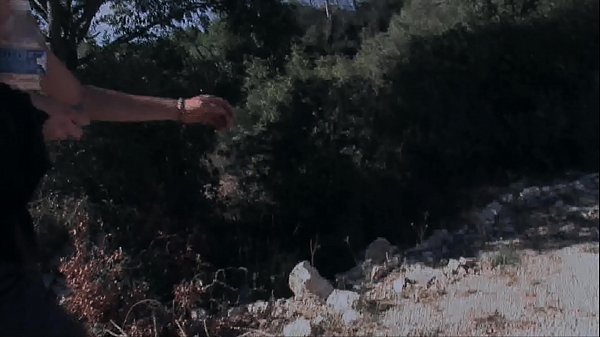 Play MP4 - v&period; d'un gay pendant un plan drague - Behind the scene gay porn